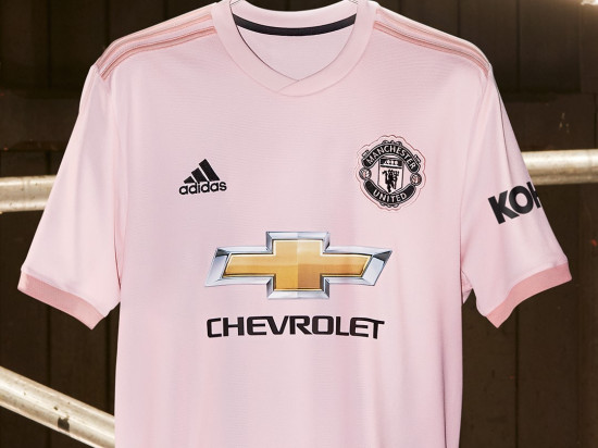 maglia rosa manchester united 2019.jpg